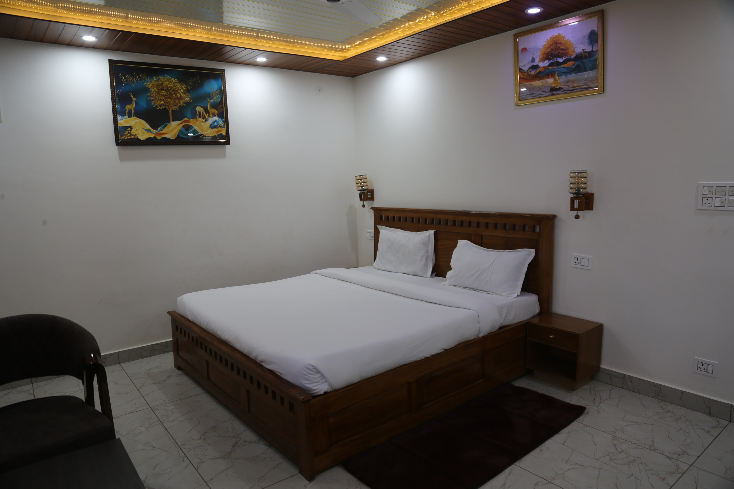 Deluxe Double AC Room at Hotel Kuber Residency Dwarka Sector 9 New Delhi